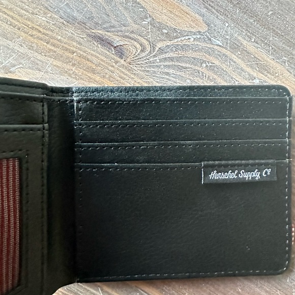 Herschel Supply Wallet - Picture 2 of 4